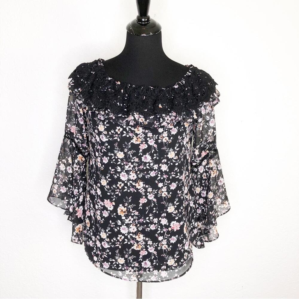 WHBM black white pink floral‎ lace collar sheer bell sleeve overlay top size XS
